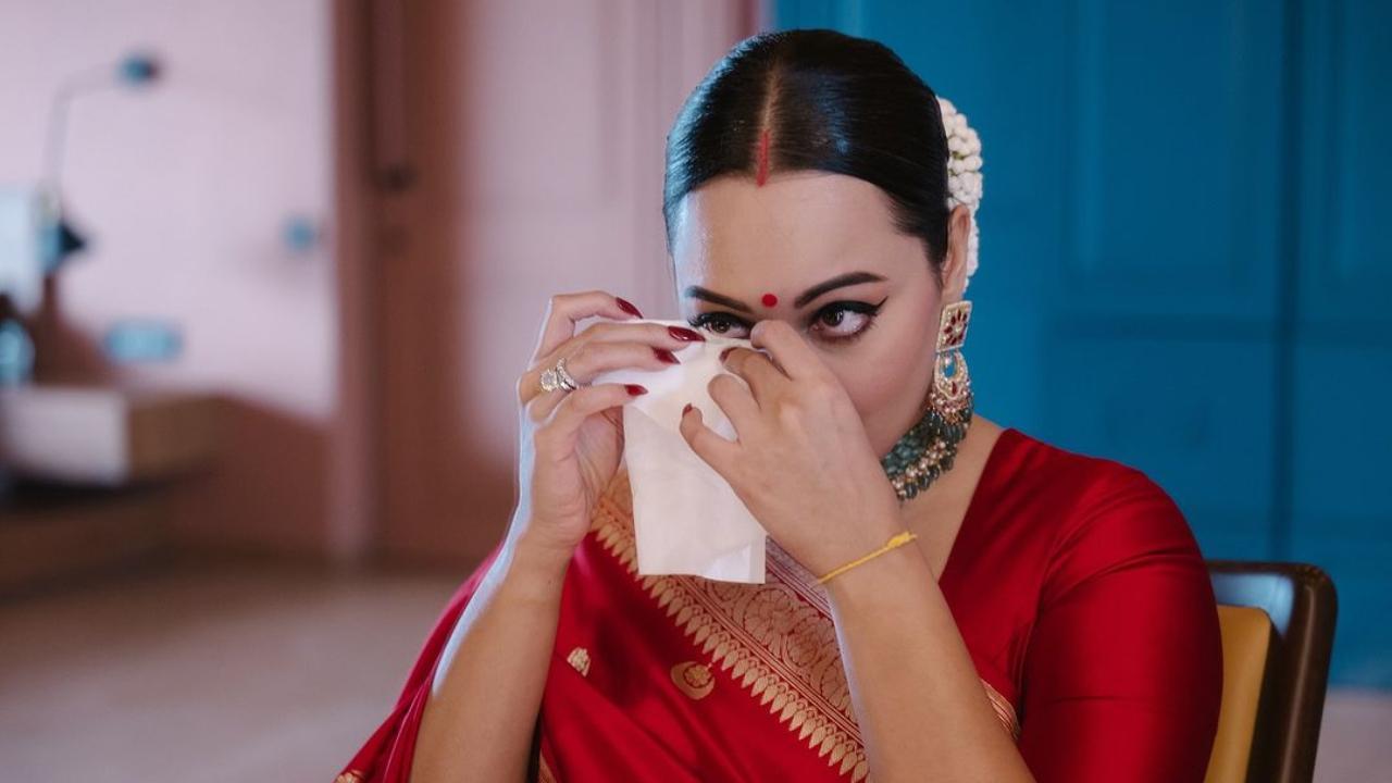 Sonakshi Sinha shares unseen crying photo after looking at herself in sindoor for the first time