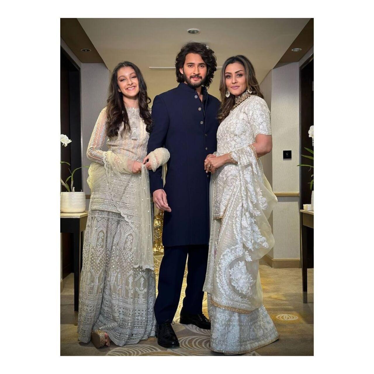 Mahesh Babu strikes a pose with wife Namrata and daughter Sitara 