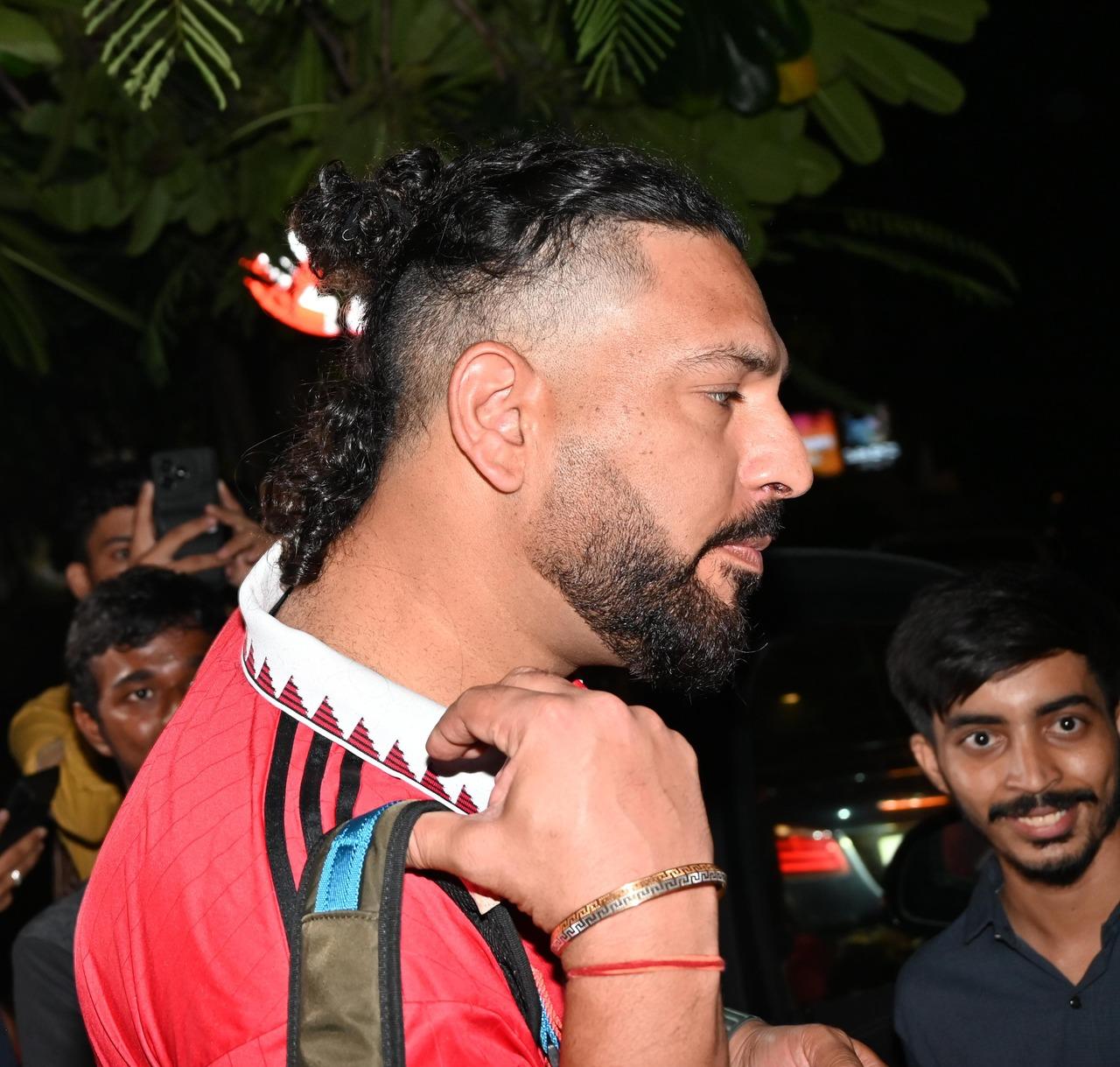Former cricketer Yuvraj Singh sported a new hairdo as he was spotted in the city. 