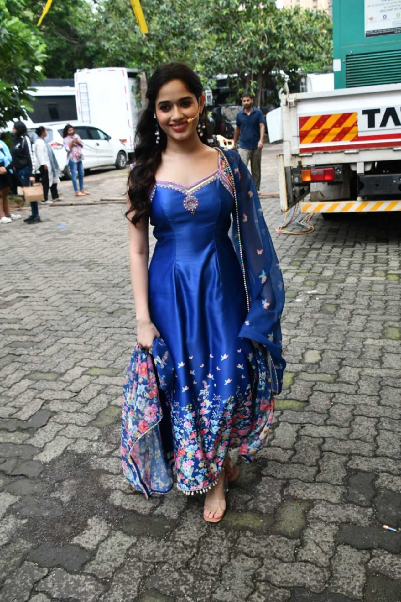 Social media influencer Jannat Zubair looks resplendent in a blue suit for the shoot of Laughter Chefs
