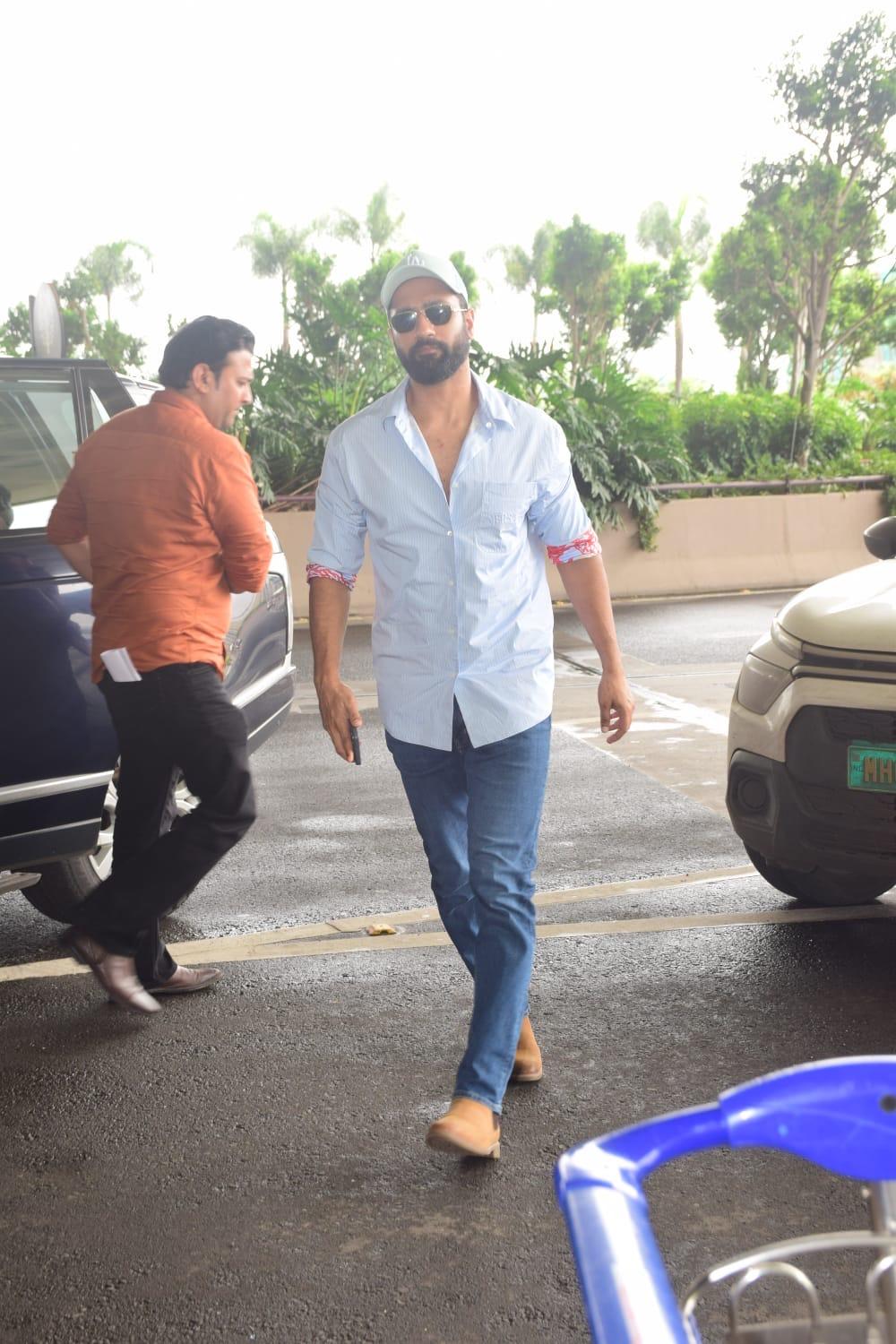 Vicky Kaushal was snapped at the Mumbai airpot today