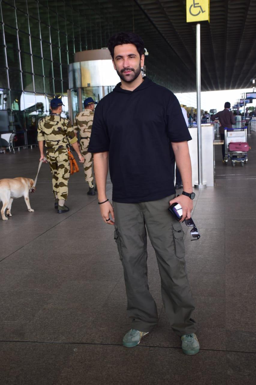 Nadish Sandhu was clicked at Mumbai airport