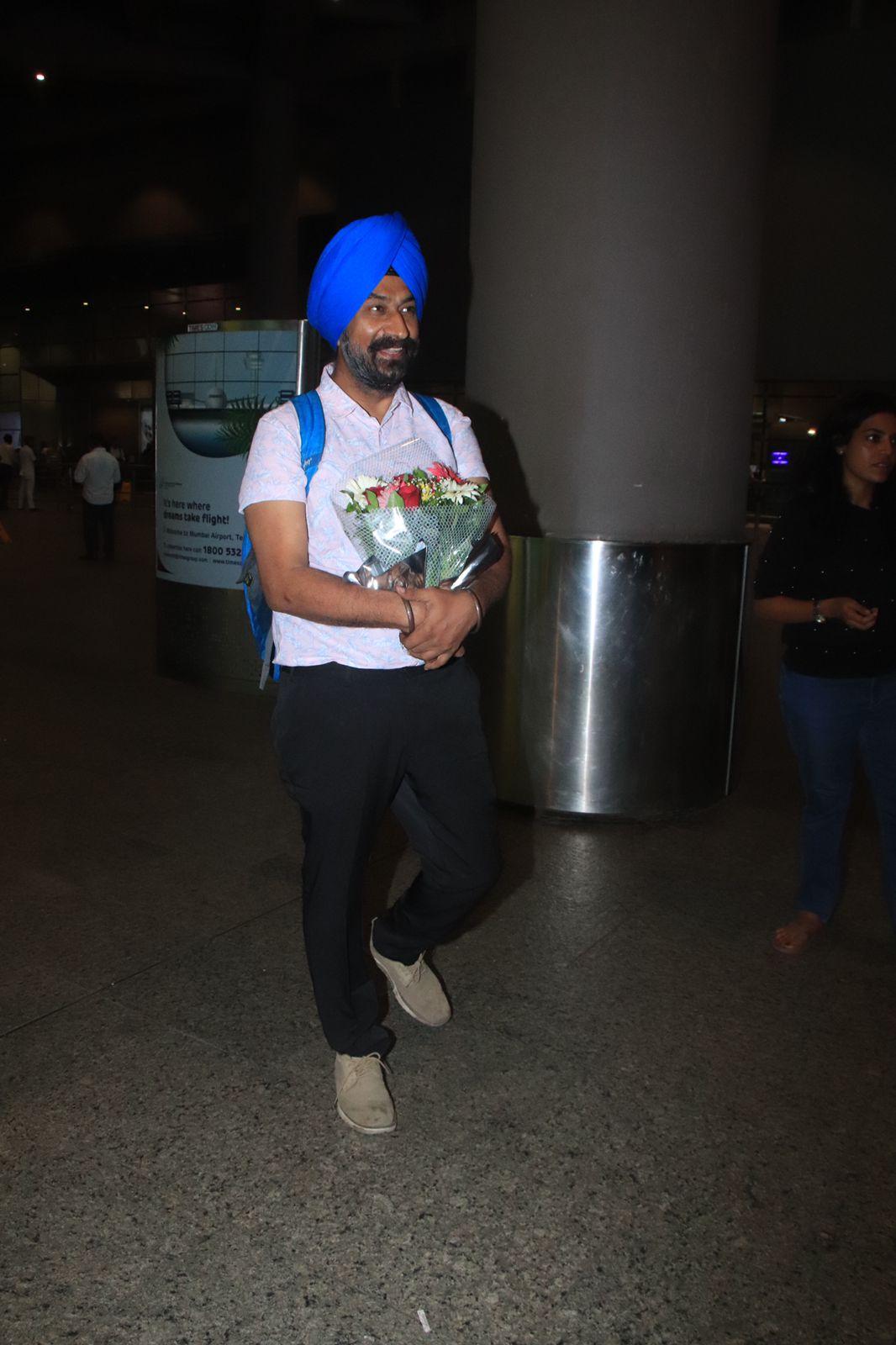 Gurucharan Singh was clicked at the Mumbai airport for the first time since his disappearance case