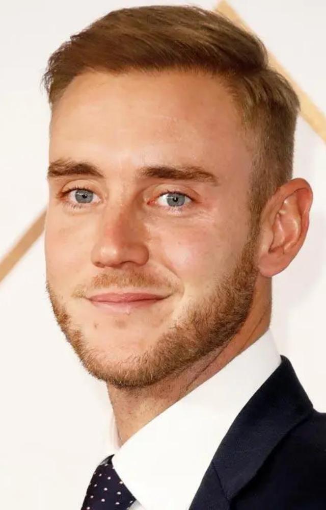 Both Stuart and his father, Chris Broad, will be there, as a plaque at Stuart Broad End will be unveiled before the start of the play