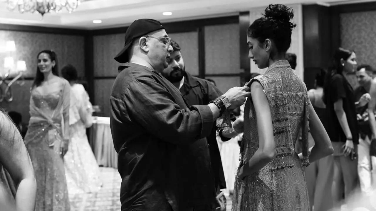 Designer Tarun Tahiliani apologises for the chaos at his India Couture Week fashion show. About 300 people, including eminent personalities from the fashion industry, waited outside the venue. Read more