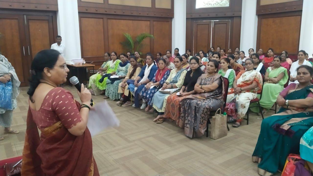 Thane civic body holds workshop to educate women on 'CM Majhi Ladki Bahin' scheme