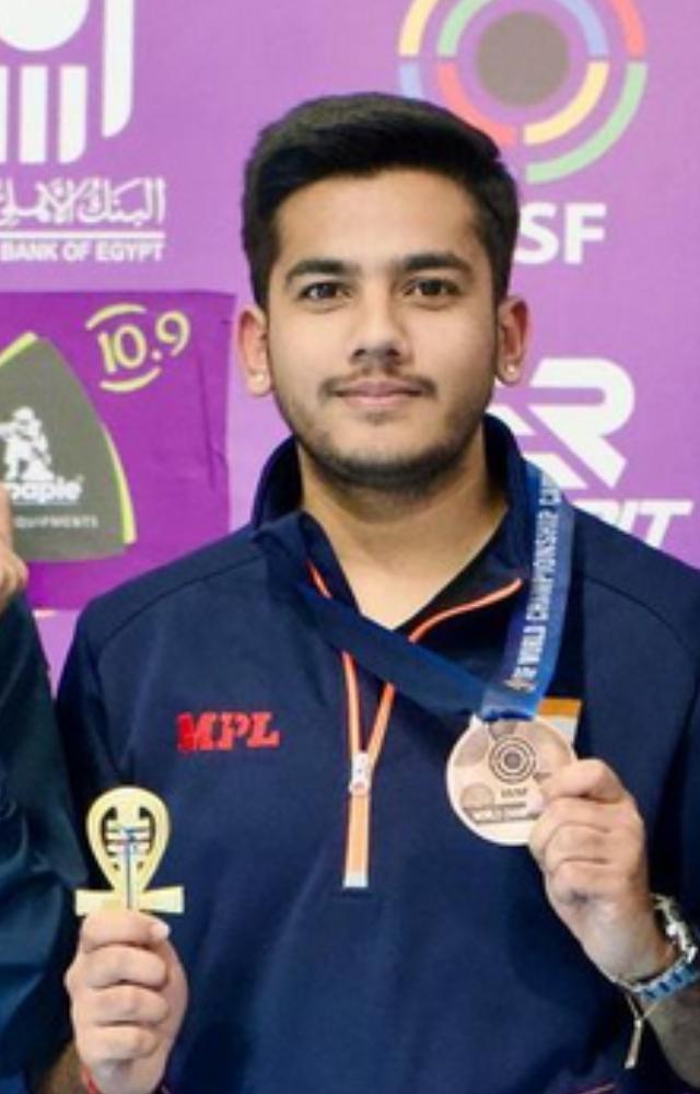 Only the top eight shooters have qualified for the final round, and Aishwary Pratap Singh Tomar failed to make his place in the final round