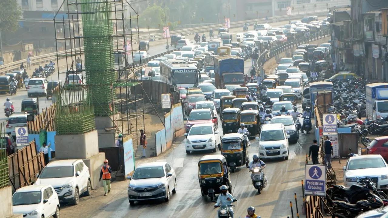 Mumbai: Sion East-West flyover closed for heavy vehicles