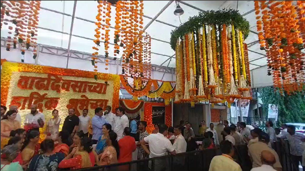 Social media platforms were flooded with birthday wishes for Uddhav Thackeray. Party members, supporters, and the general public took to Twitter, Facebook, and Instagram to extend their greetings.