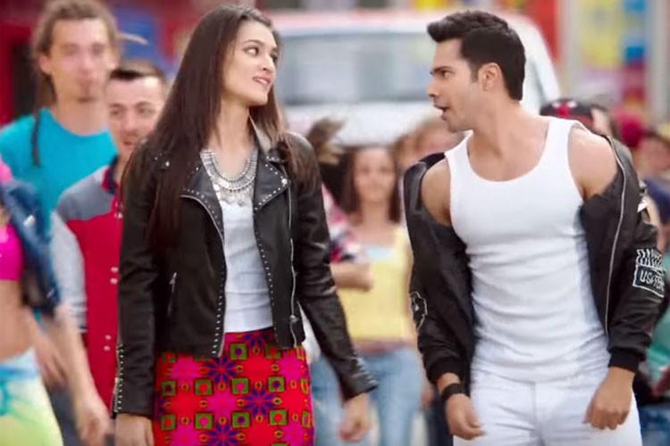 Yet another song from Kriti Sanon’s film that forced us to turn into a baraati was ‘Manma Emotion Jaage’ from the movie Dilwale. This was the first time Varun Dhawan and Kriti Sanon shared screen space. Manma Emotion Jaage is a peppy track and the song was sung by  Amit Mishra, Anushka Manchanda & Antara Mitra