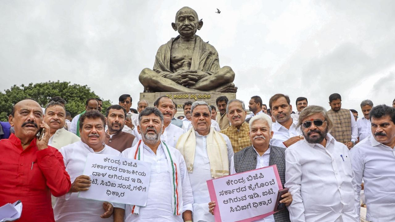 IN PHOTOS: Karnataka Congress protests over ED's alleged action in Valmiki Case