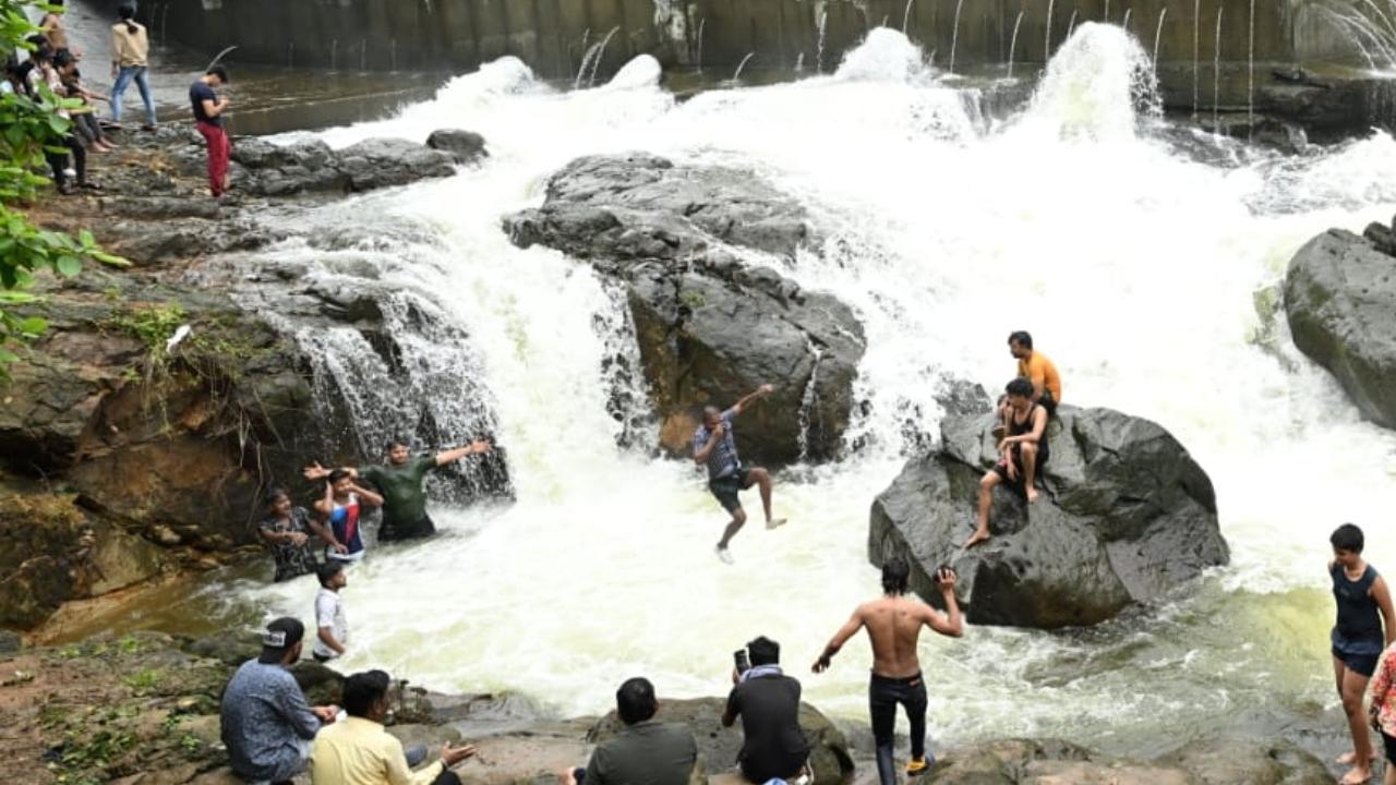 After the BMC-managed Vihar Lake began overflowing, the civic body had said that Vihar Lake's full storage capacity is 27,698 million litres