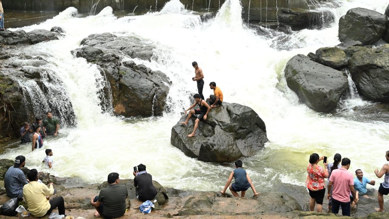 Amidst intermittent intense spells of Mumbai rains, the Vihar and Modak Sagar Lakes, which supply water to the city, overflowed after reaching its full capacity, the Brihanmumbai Municipal Corporation said on Thursday