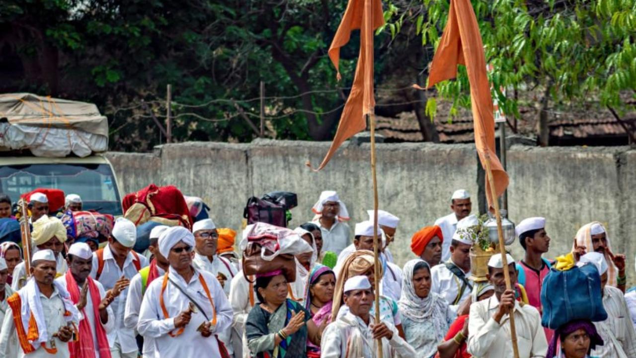 Mahrashtra: LPG cylinder of pilgrims catches fire during Pandharpur 'wari'; no casualty reported