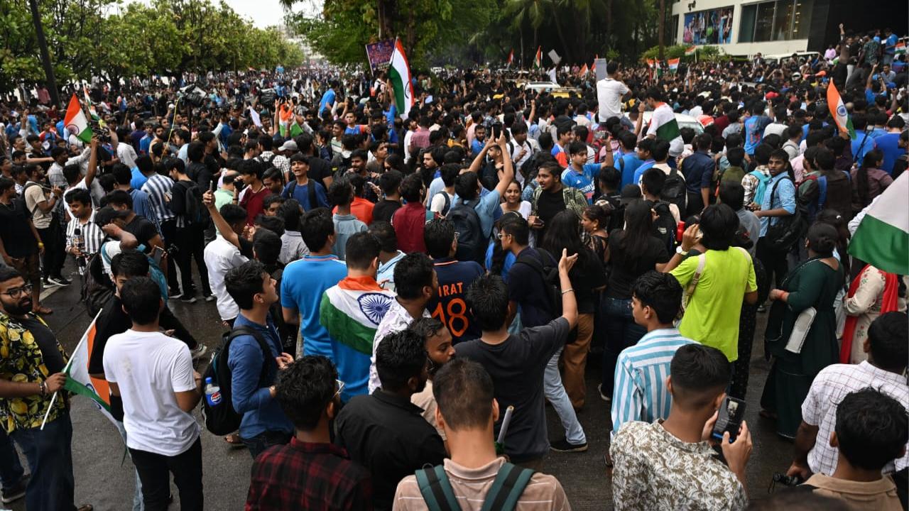 Team India T20 World Cup celebration: Throngs of supporters head to Marine Drive for Team India Victory Parade