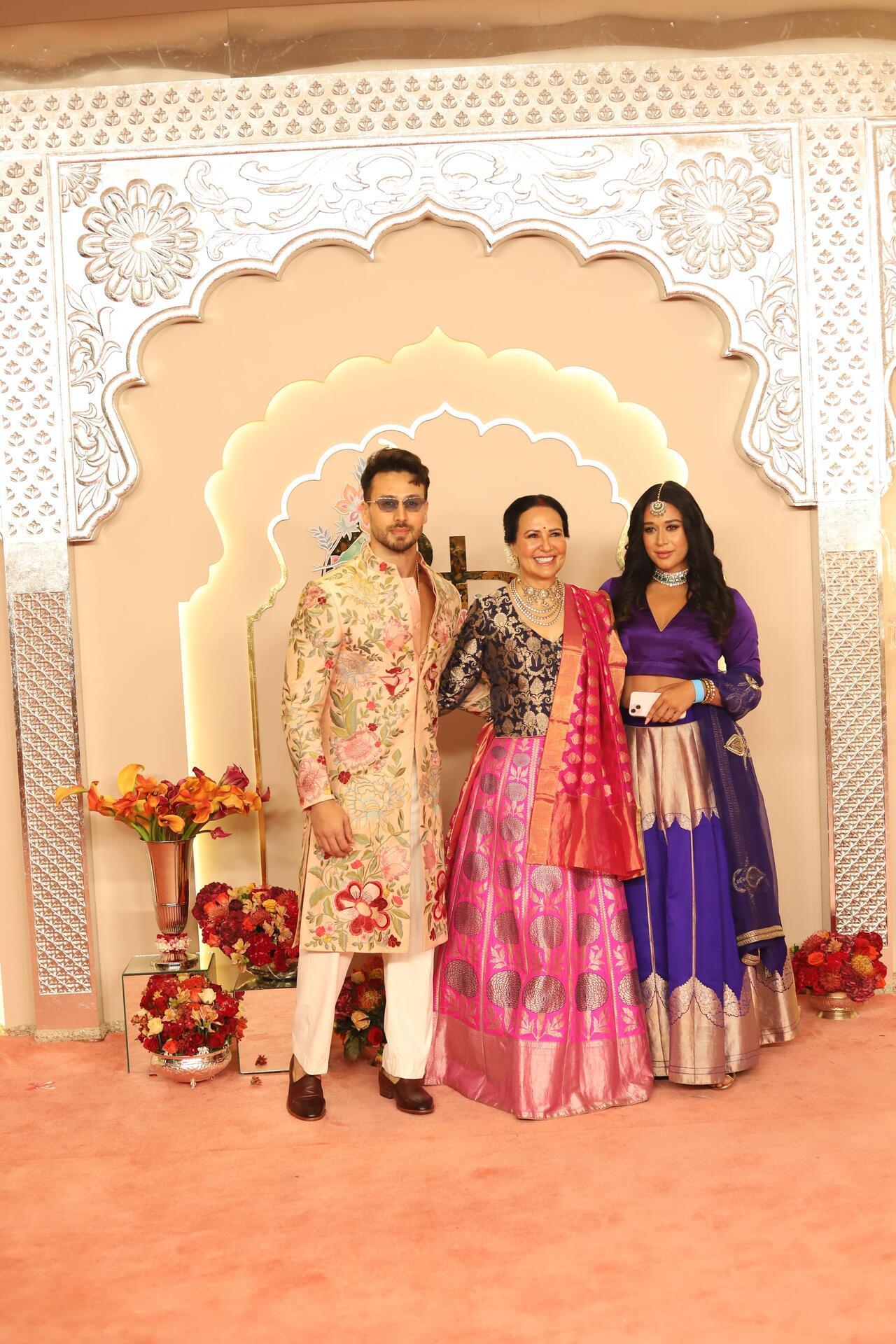 Tiger Shroff poses with his mother Ayesha and sister Krishna