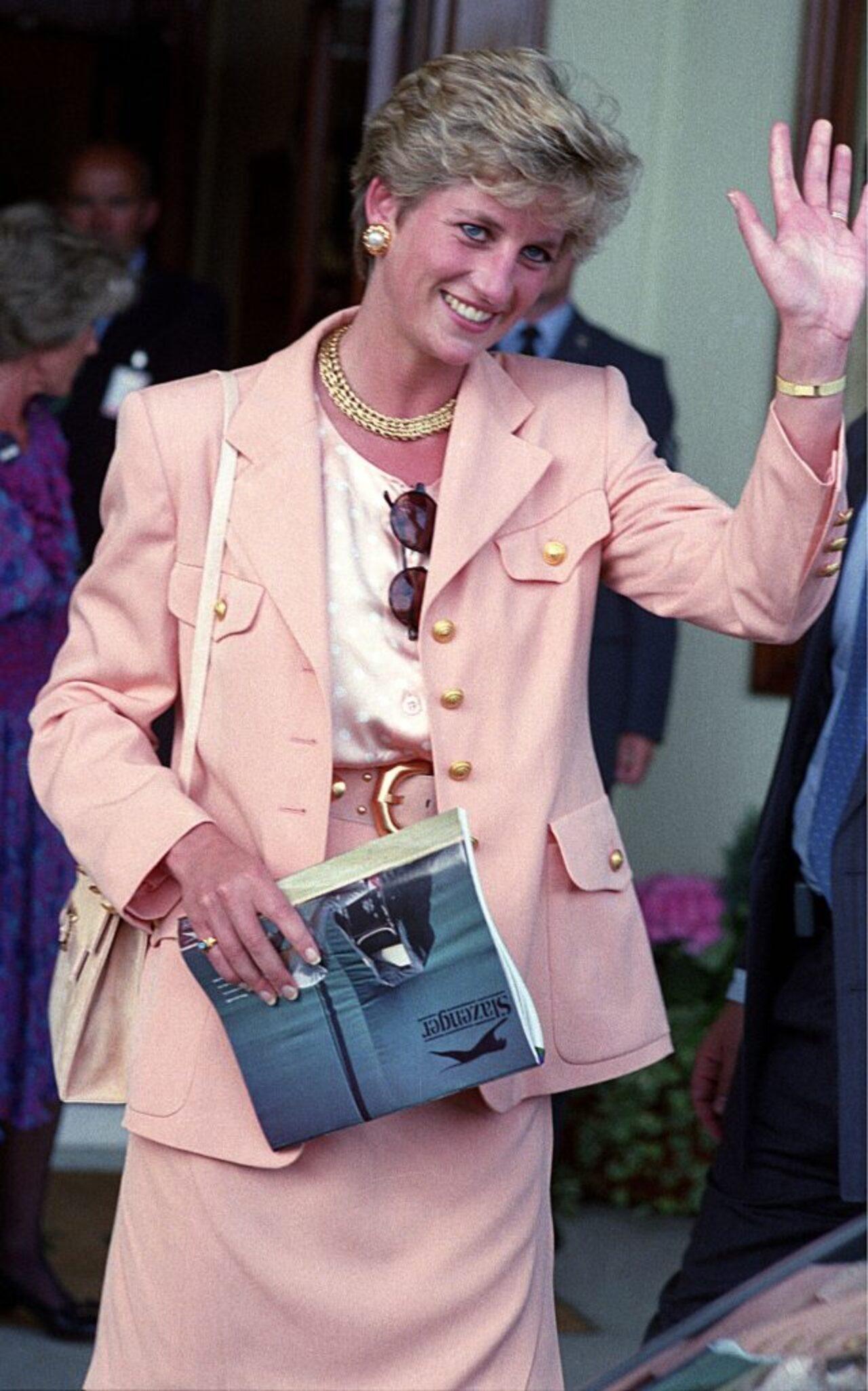 Princess Diana was known to be a regular at the sporting event. While she was known for her impeccable fashion sense, for Wimbeldon she largely was spotted in skirt-suit combination