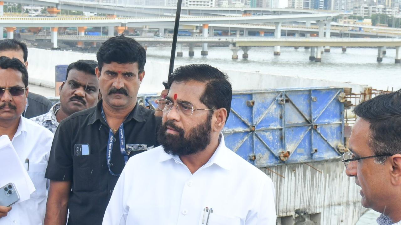 In the first phase, the BMC opened a 9.5km-long south-bound corridor of Coastal Road from Bindu Madhav Chowk in Worli to Marine Drive on March 11. This was followed by the opening of a 6.25km-long north-bound carriageway between Marine Drive and Lotus Junctionn at Haji Ali in the next phase on June 10