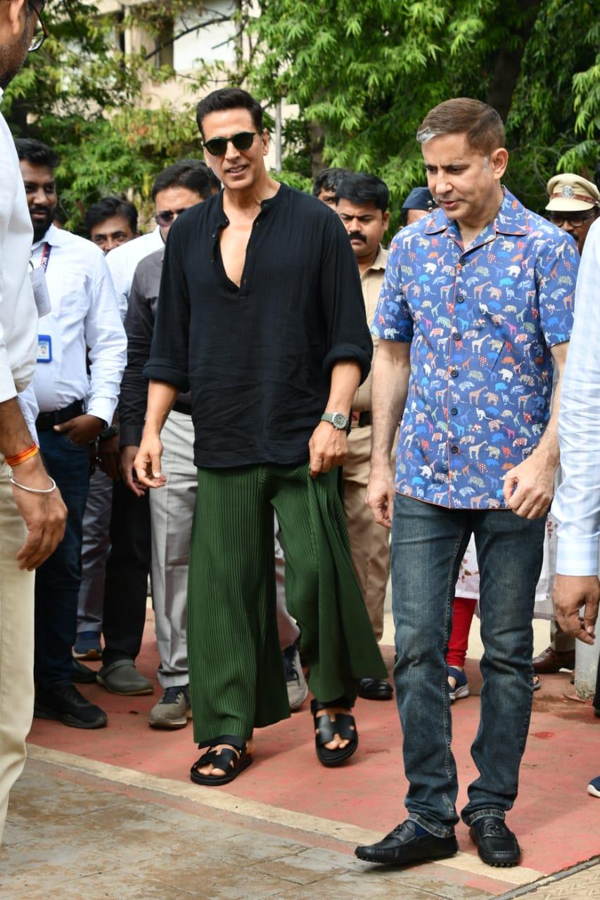 Akshay Kumar did tree plantation in Mumbai
