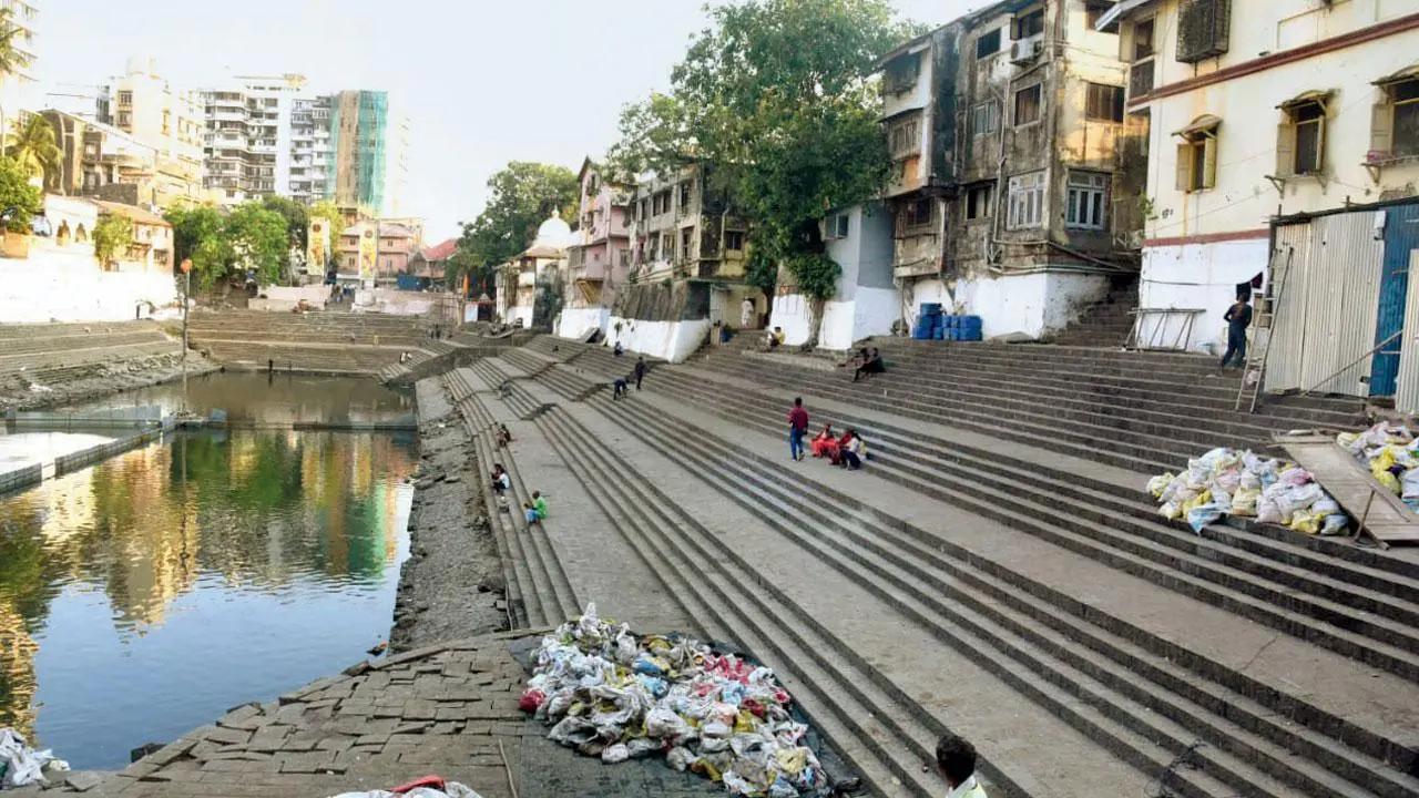 Mumbai: Banganga Tank steps damaged during desilting work, FIR lodged
