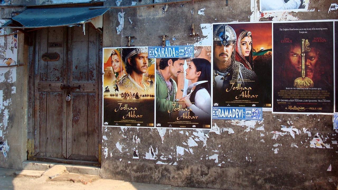 'Hinglish' helps users engage more effectively with a broader audience, Bollywood boosting its popularity: Study