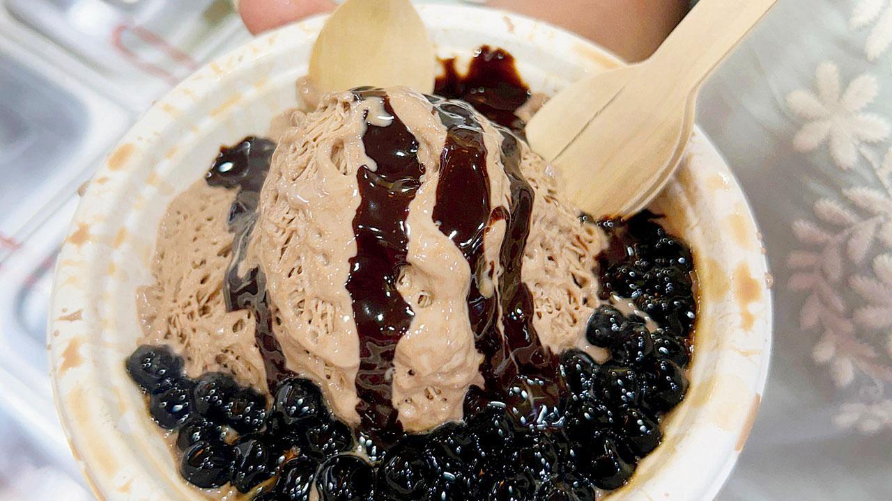 This new outlet in Girgaon is serving Korean ice cream bingsu