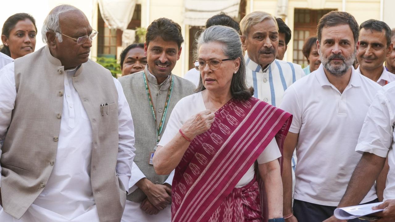 Observing that the times ahead were challenging, she told the Congress MPs that they have to be alert to prevent any attempts to increase polarisation and erosion of secular and democratic values enshrined in our Constitution by the ruling cabal
