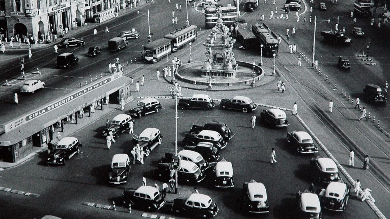 Step into the vibrant world of Bombay through the lens of photography at the upcoming “Hello Bombay” exhibition! As you explore the exhibition’s visual feast, visitors will have the opportunity to dive into a collection of photography books, each offering a unique perspective, fostering a deeper appreciation for the art of photography.
Time 12:00 noon to 8:00 pm Date June 7-16At NCPA, Nariman PointFree entry, log onto baookmyshow.com