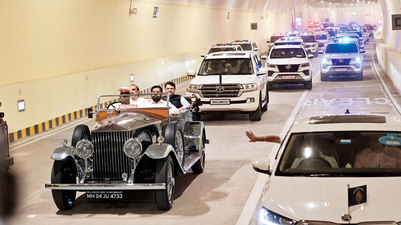 The CM and his convoy driving through a northbound tunnel