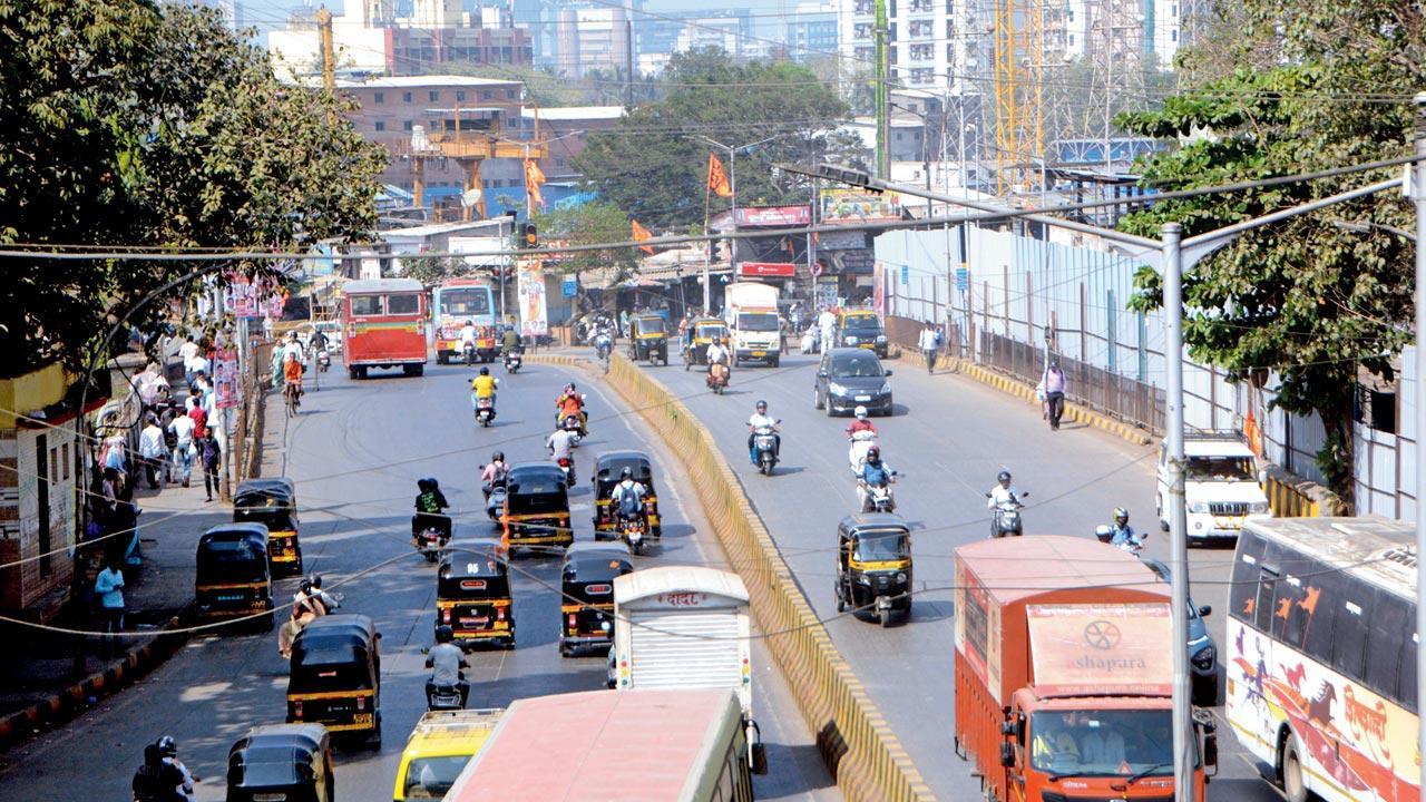 Mumbai: Heavy vehicles may be banned on Sion bridge