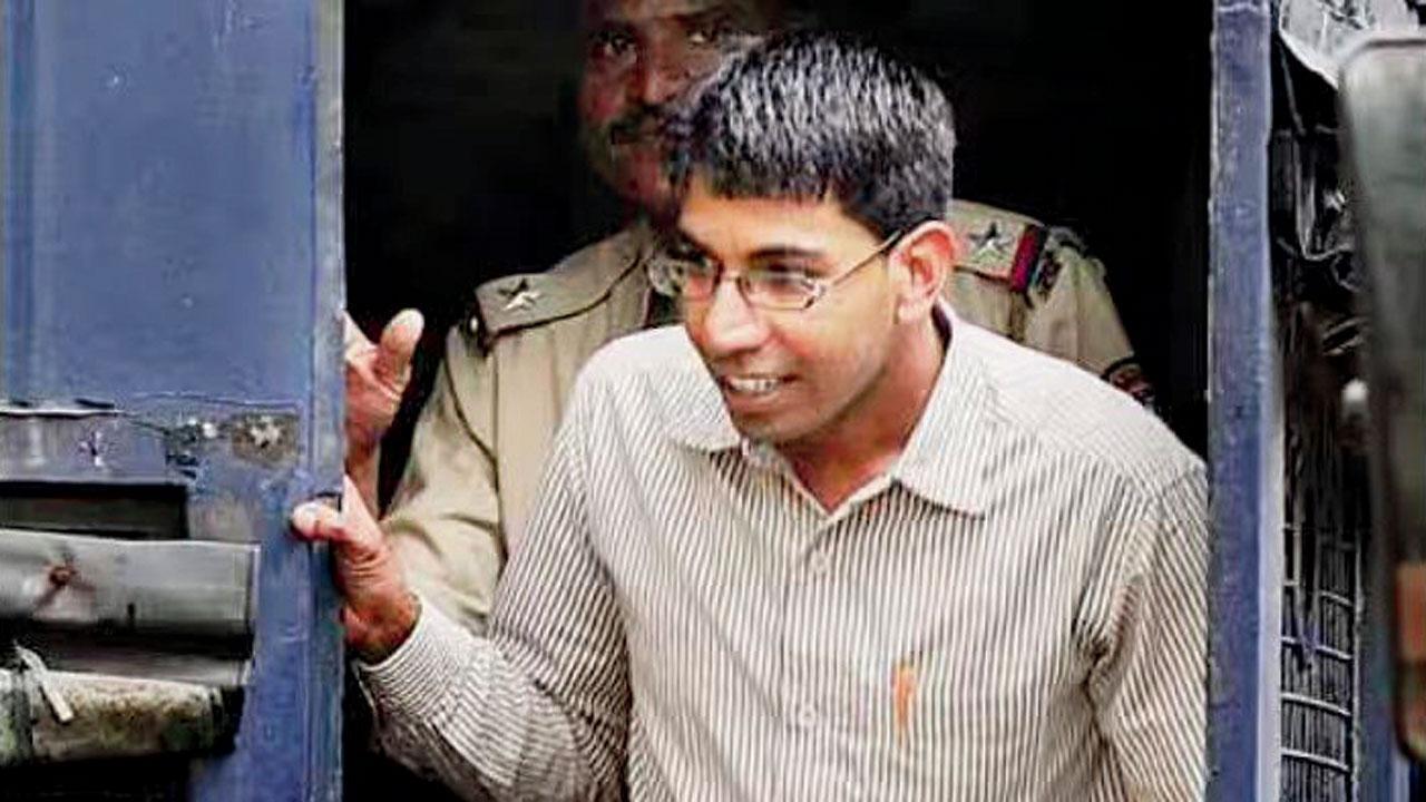 How long will you keep blast convict in solitary confinement?: Bombay HC