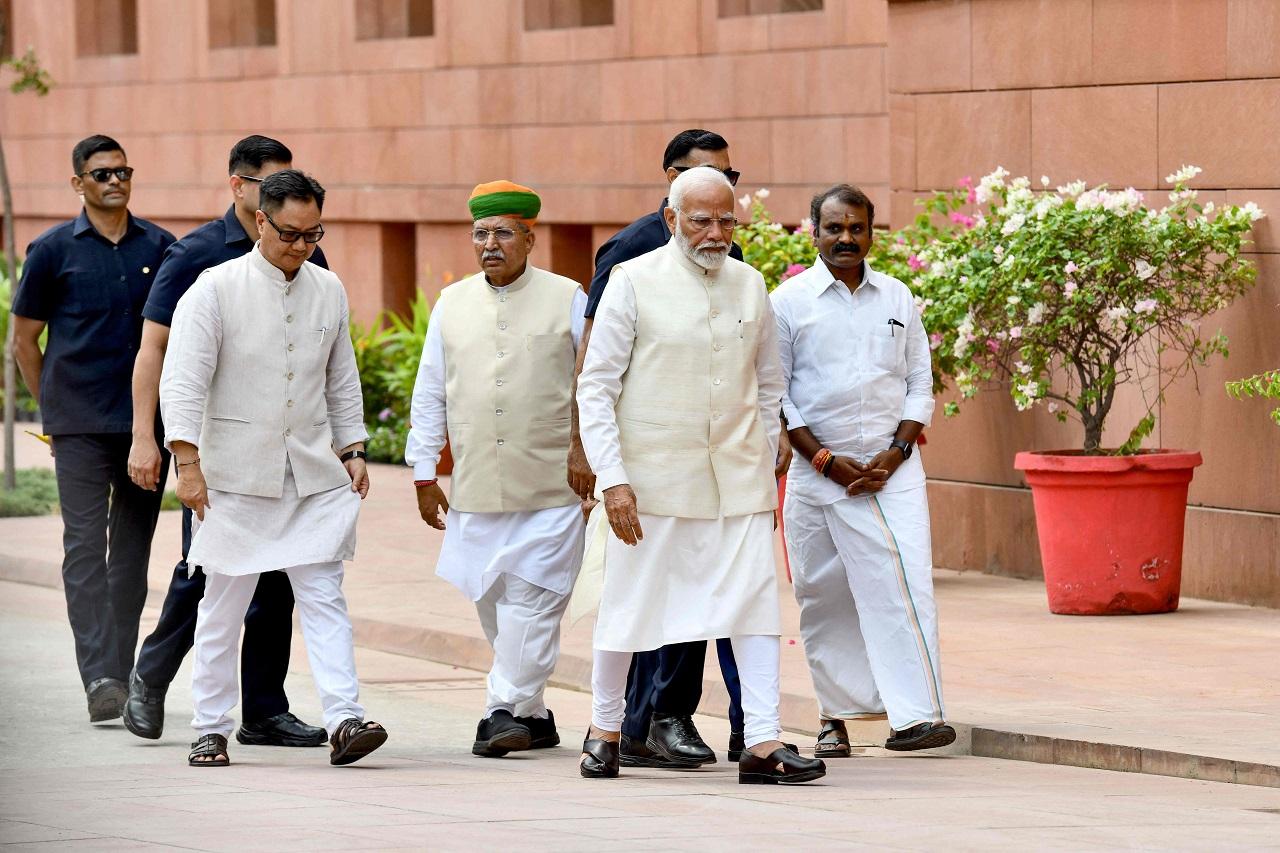 With the Congress and the opposition, in general, targeting his government over a host of issues, including the choice of pro-tem Speaker, Modi's customary pre-session remarks carried barbs for his rivals as he asserted that people want debate and diligence and not drama and disturbance in Parliament