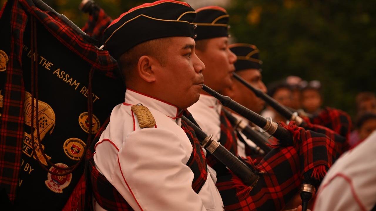 The powerful sound of the bagpipes, coupled with the rhythmic drumming, created an atmosphere of grandeur and solemnity, leaving the audience spellbound