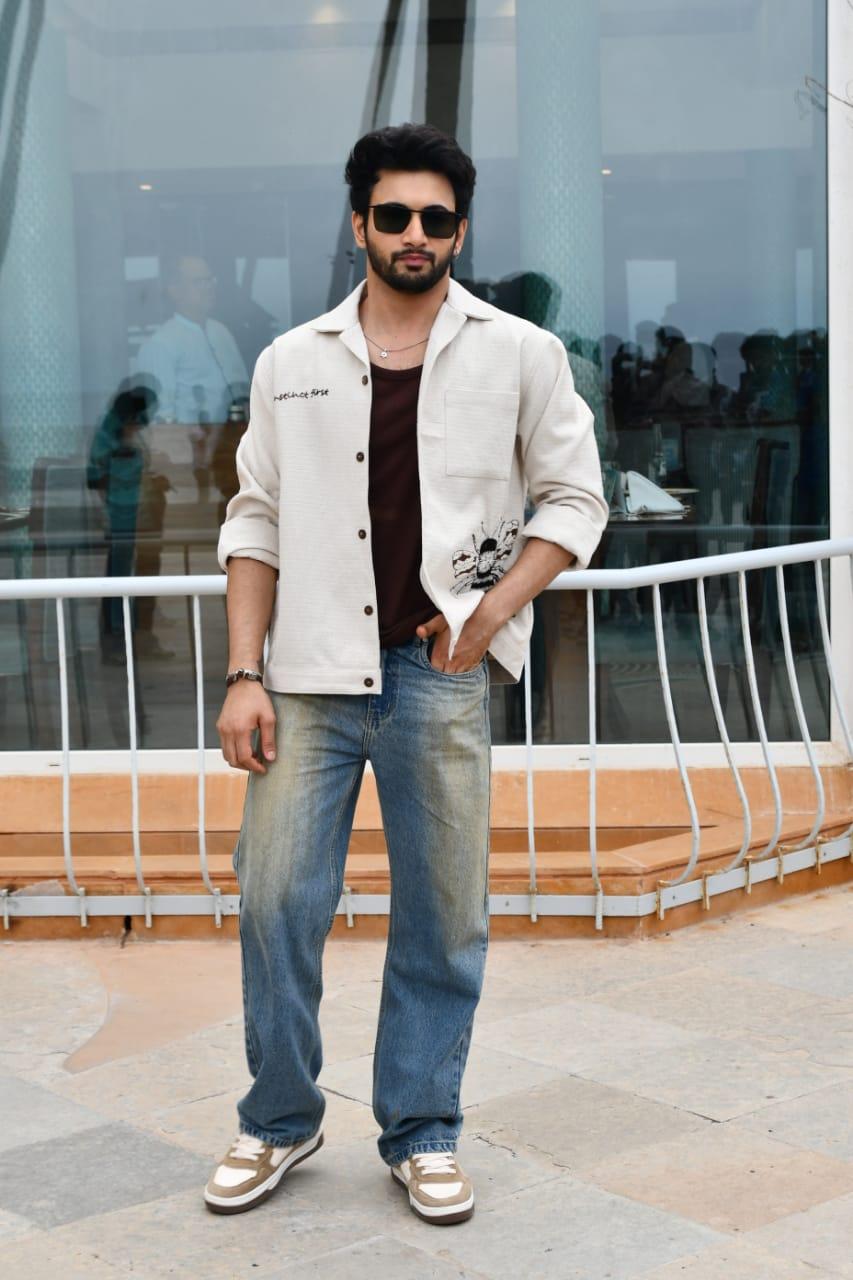 The actor opted for a stylish outfit
