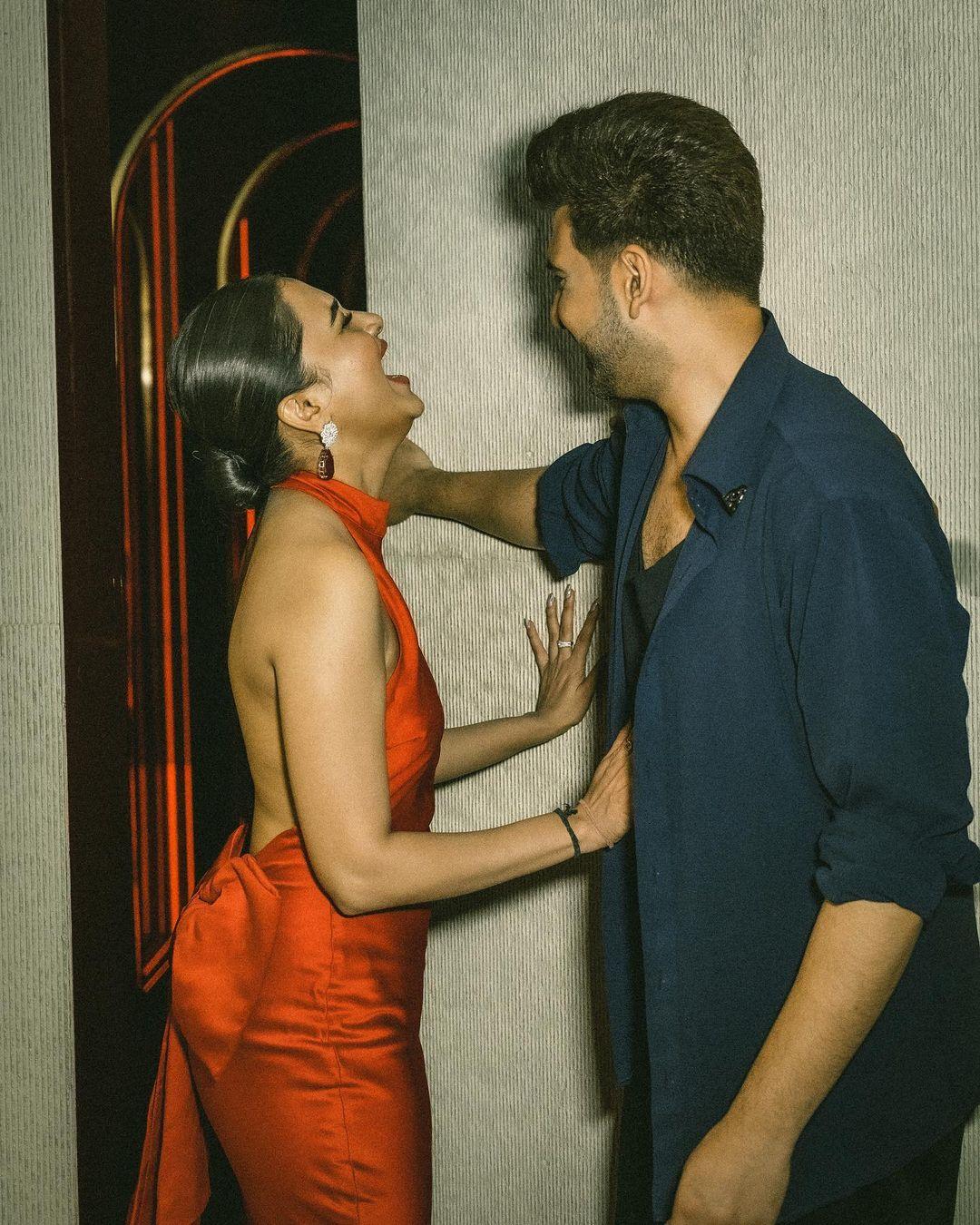In this picture, the couple is seen taking their goofy side out, and we just love it