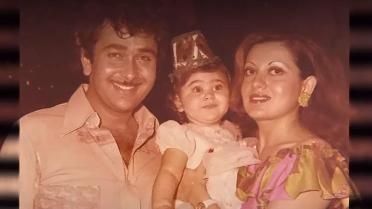 Karisma Kapoor shares adorable birthday pics with parents Randhir, Babita