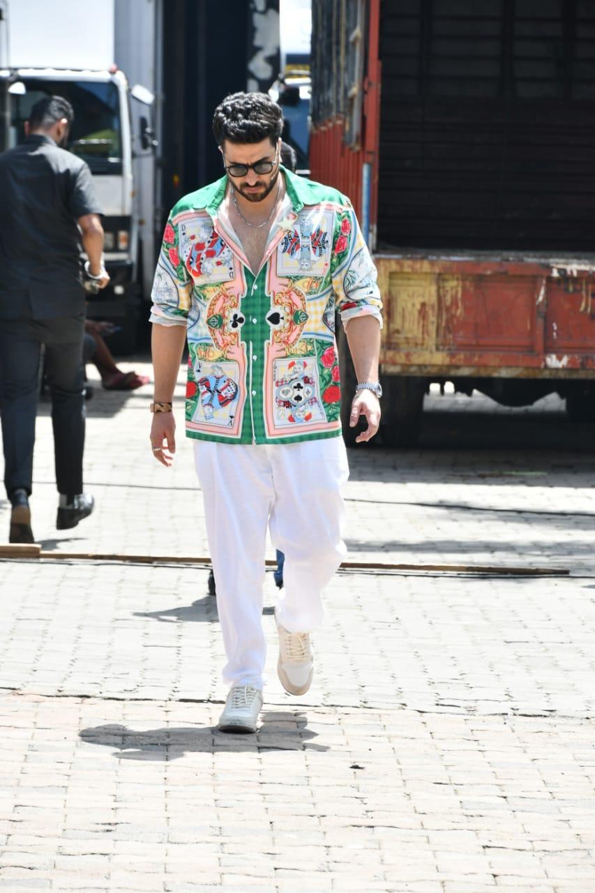 Aly Goni's look is something to take inspiration from. The actor wore a printed shirt with white pants and we loved it