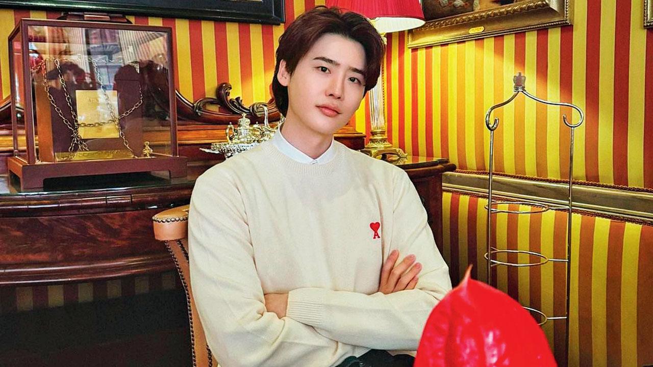 Famous actor Lee Jong Suk has seemingly flawless Korean skin