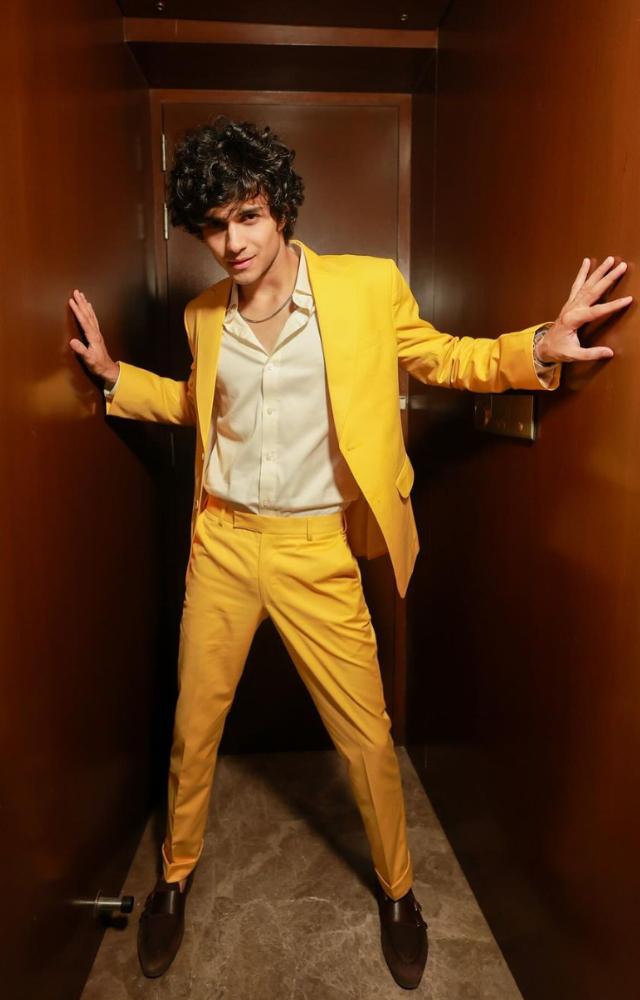 The actor wore this stunning ensemble at the Mid-day Showbiz Icon Awards