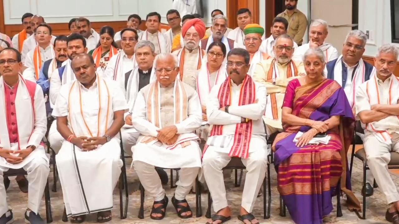 NDA leaders Shivraj Singh Chouhan, H.D. Kumaraswamy, Manohar Lal Khattar, Dharmendra Pradhan, Nirmala Sitharaman, S. Jaishankar and others were also present during an interaction with Prime Minister-designate Narendra Modi over tea, in New Delhi on Sunday.