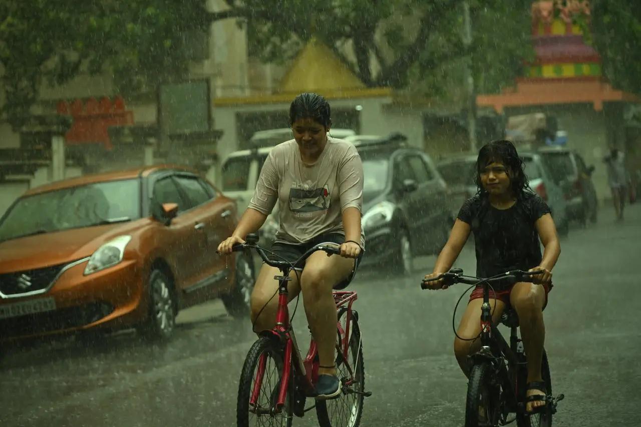 Mumbai, Thane to see moderate to heavy rain, thunderstorms: IMD