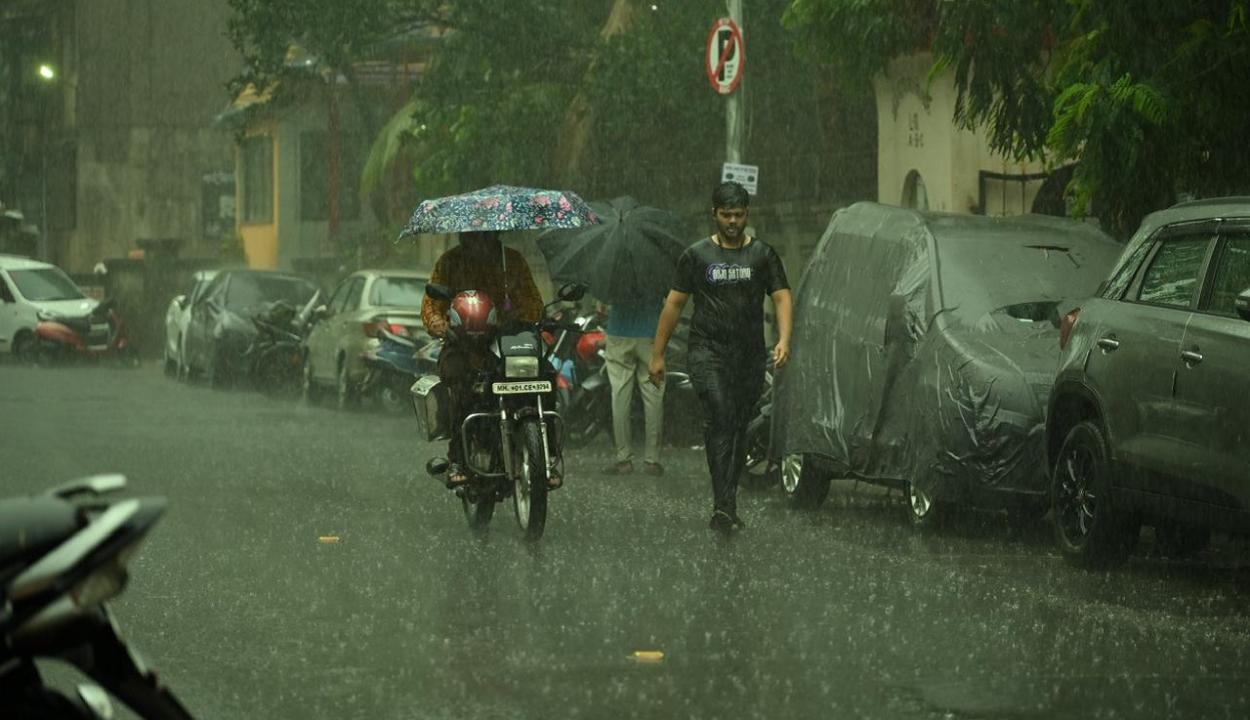 Mumbai weather update: City receives season's first pre-monsoon showers