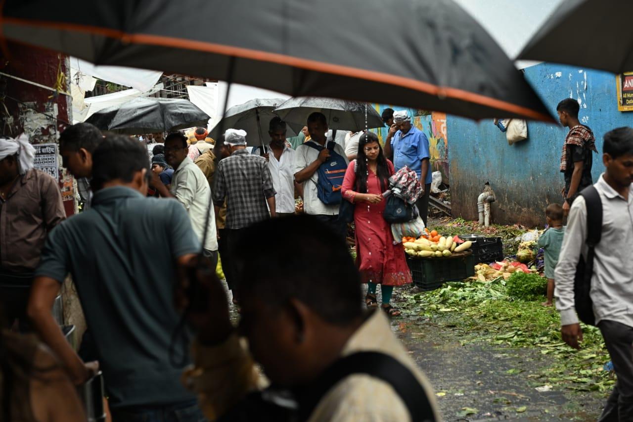 The IMD announced the onset of southwest monsoon over Mumbai. The IMD had reported that the southwest monsoon has advanced to parts of the central Arabian Sea, south Maharashtra, Telangana, south Chhattisgarh, south Odisha, and more areas of coastal Andhra Pradesh