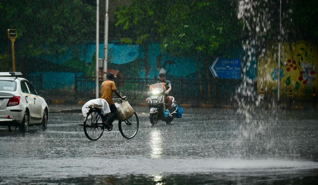 Mumbai weather update: City to see moderate rainfall today