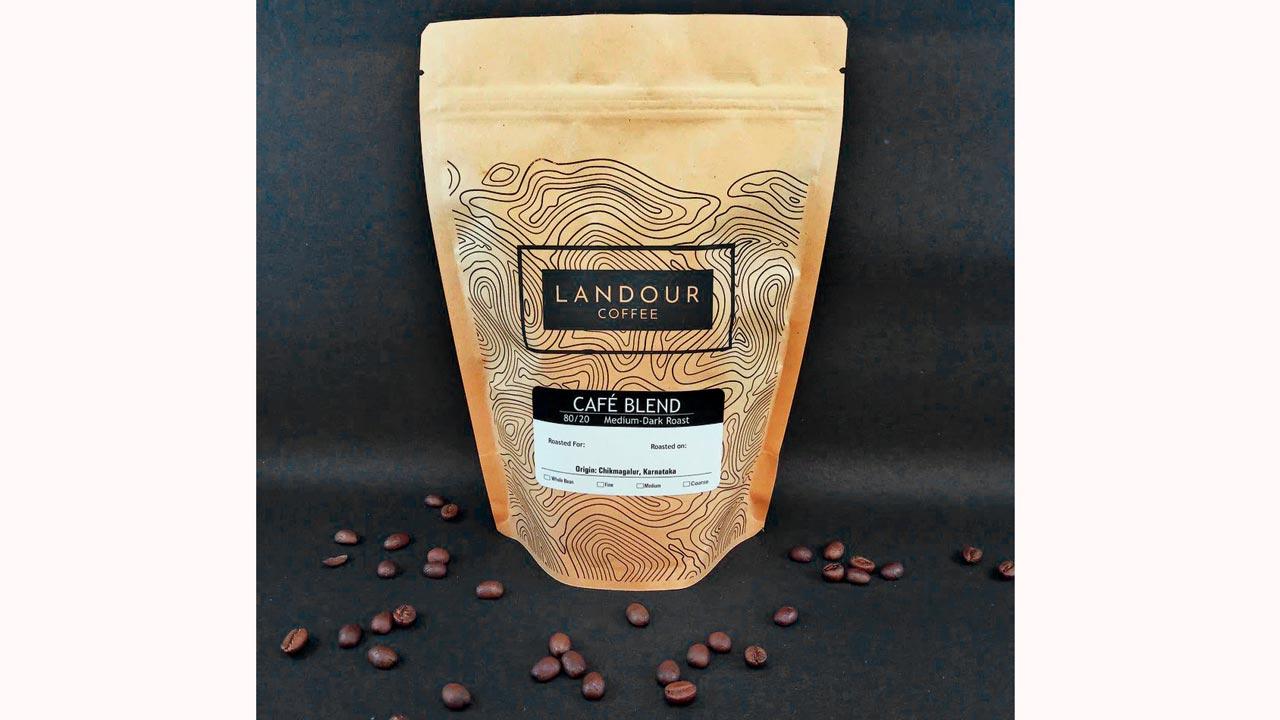 The package comes with an affixed nozzle to enable an easy pour