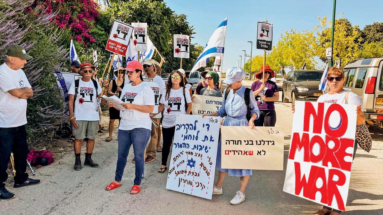 Parents of deployed Israeli soldiers protest. Pic/AFP