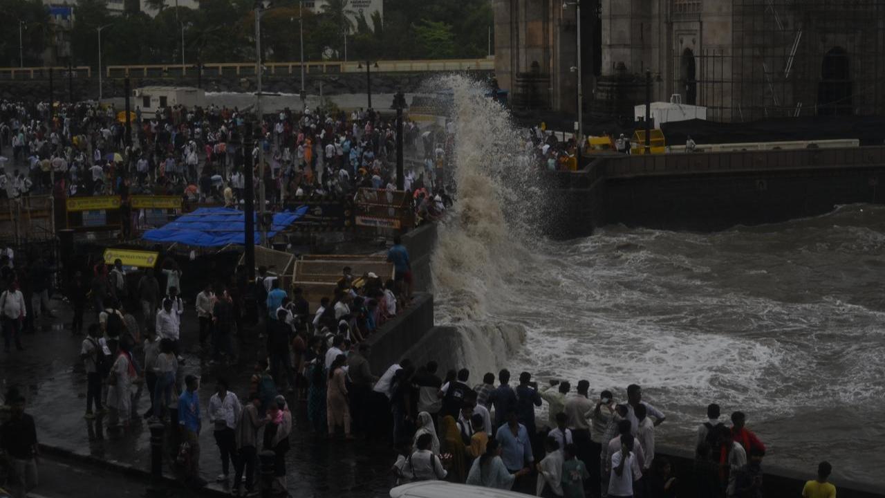 According to the data from Disaster Management Department of the BMC, the highest tide of 4.84 metres will occur on September 20 at 1pm