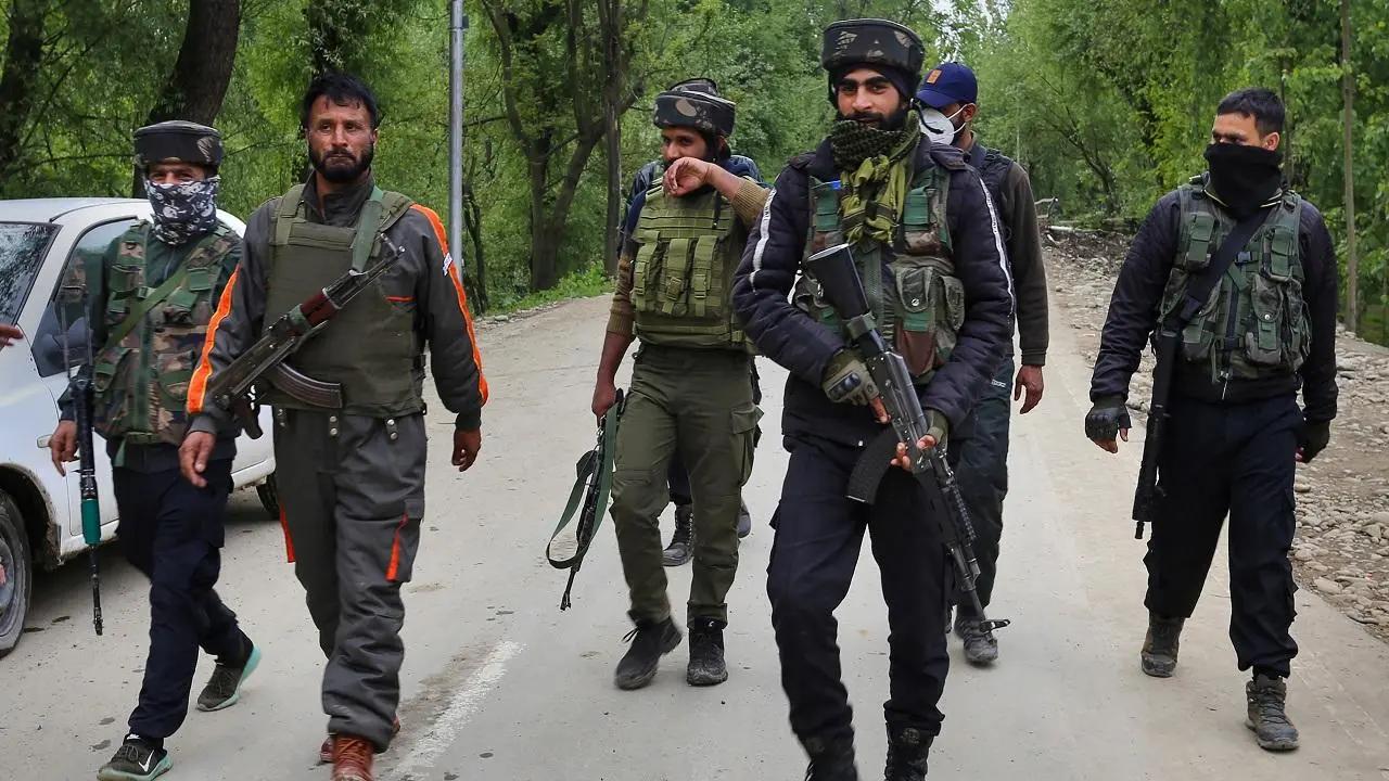 Jammu and Kashmir: Encounter breaks out in Hadipora area of Sopore