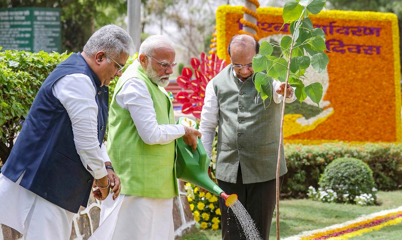 Prime Minister Modi also planted a peepal tree sapling at Buddha Jayanti Park in Delhi
