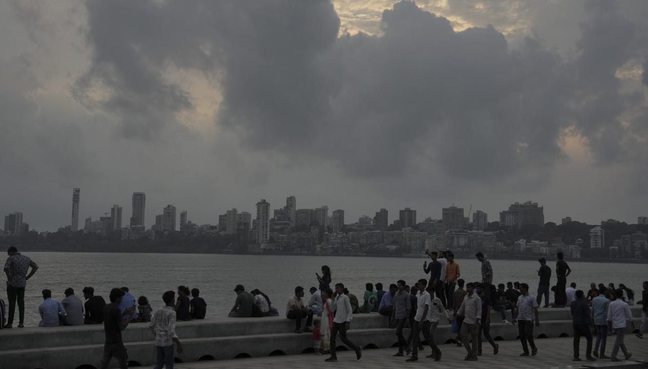 Mumbai Weather Update: Thunderstorms and heavy rainfall likely today